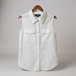 Peck & Peck White Eyelet Sleeveless Button Down Shirt